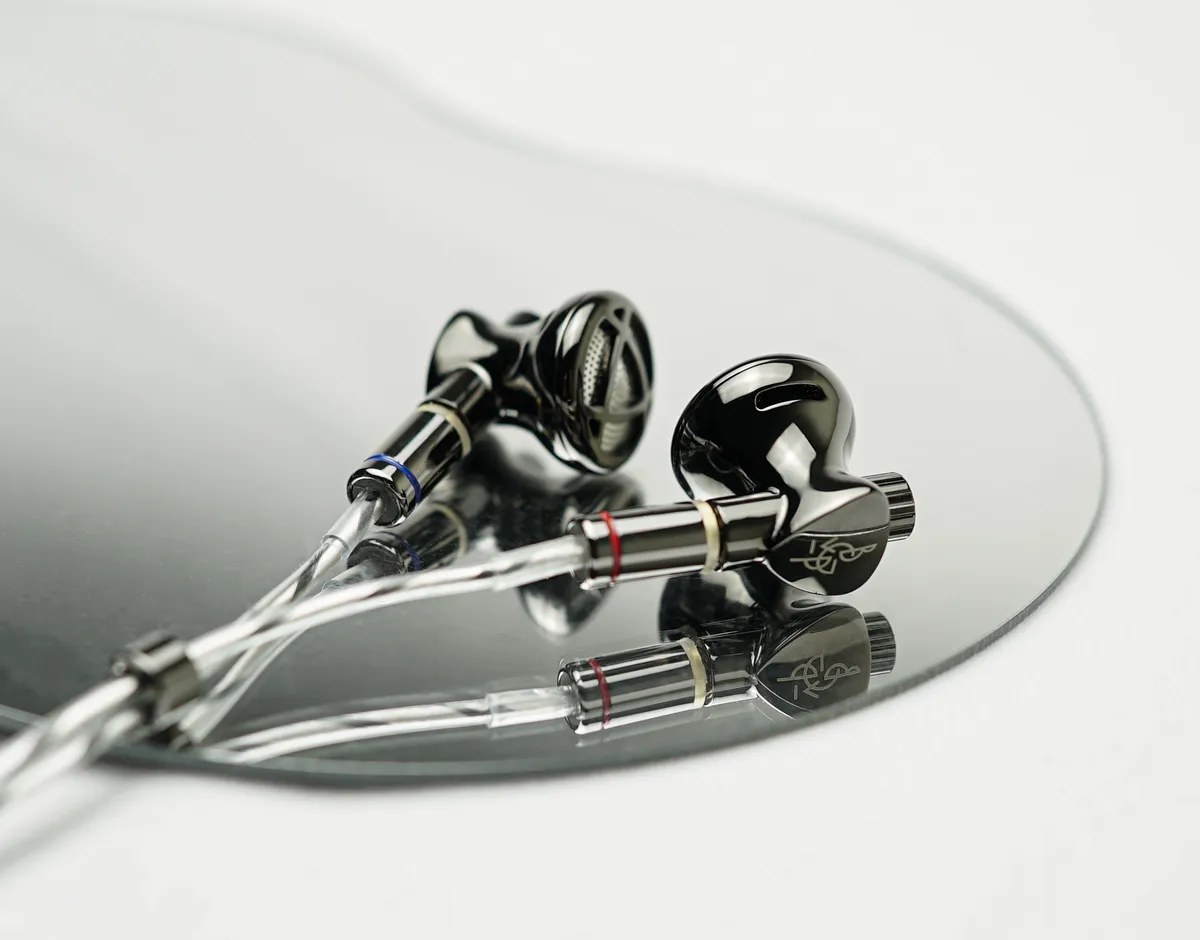 BGVP DX7 Flagship Tunable Flat Head Earbuds HIFI 2 in 1 Plug 3.5mm/4.4mm Replaceable MMCX Wired Earphone 官网产品图