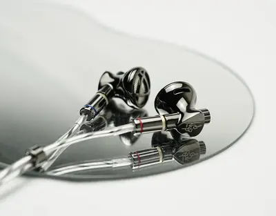 BGVP DX7 Flagship Tunable Flat Head Earbuds HIFI 2 in 1 Plug 3.5mm/4.4mm Replaceable MMCX Wired Earphone 官网产品图