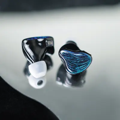 BGVP Feather 4BA+1DD Armature Hybrid Driver HiFi Earphone IEM 官网产品图