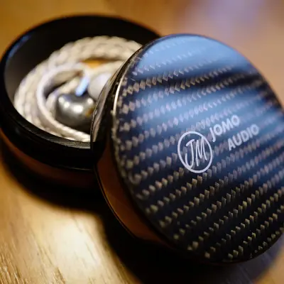 Carbon Fiber IEM Carry Box 官网产品图